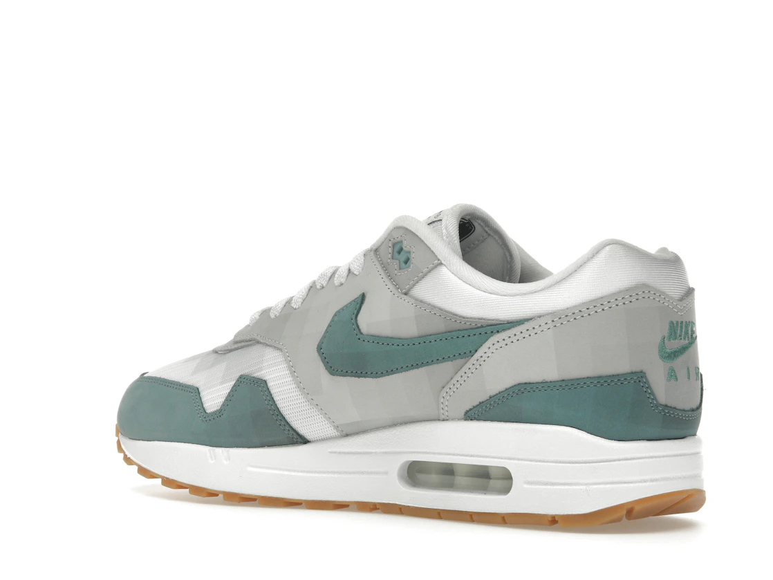 Vue 23 de Nike Air Max 1 .SWOOSH Low Poly Adventure