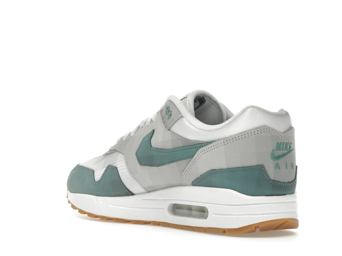 Vue 24 de Nike Air Max 1 .SWOOSH Low Poly Adventure
