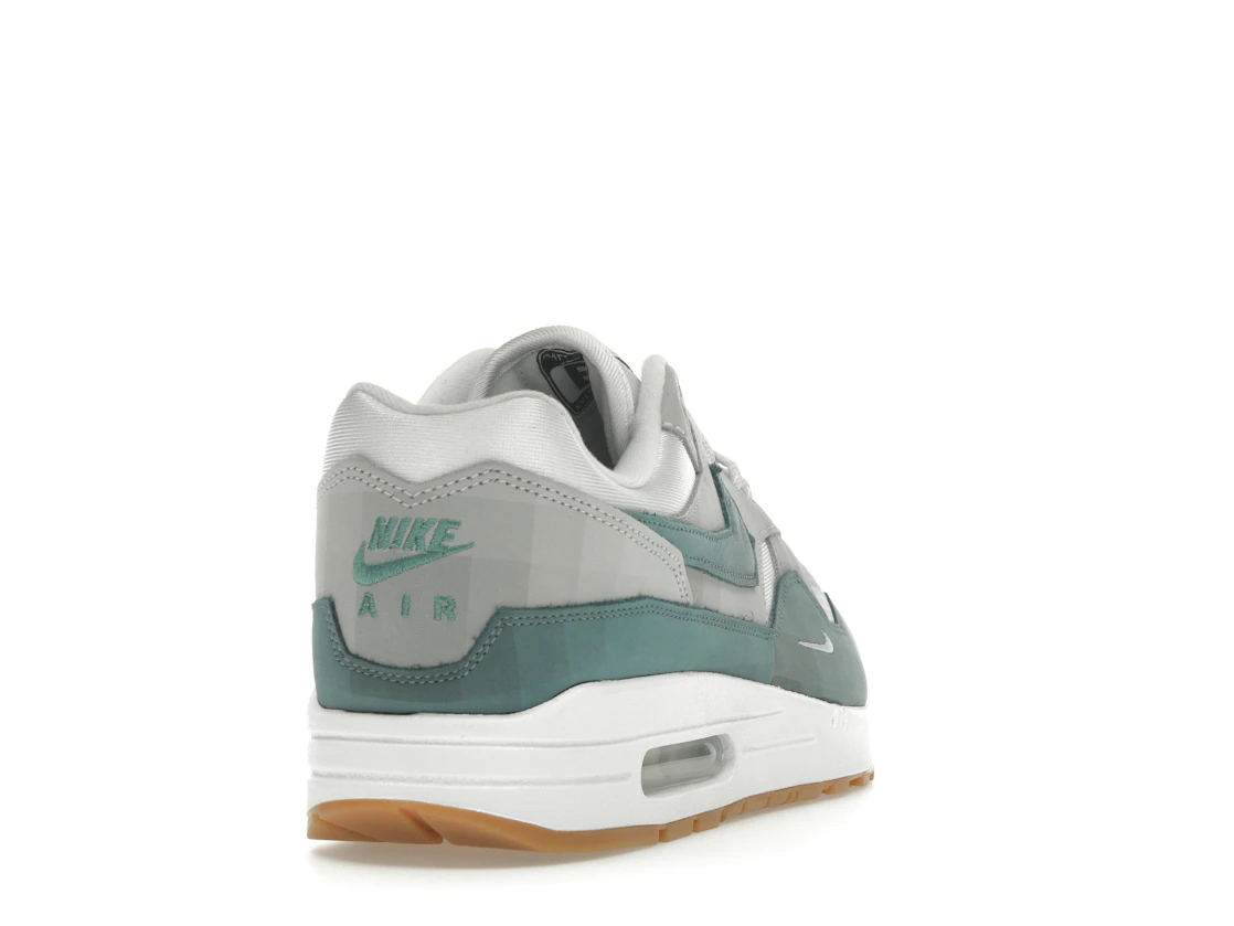 Vue 30 de Nike Air Max 1 .SWOOSH Low Poly Adventure