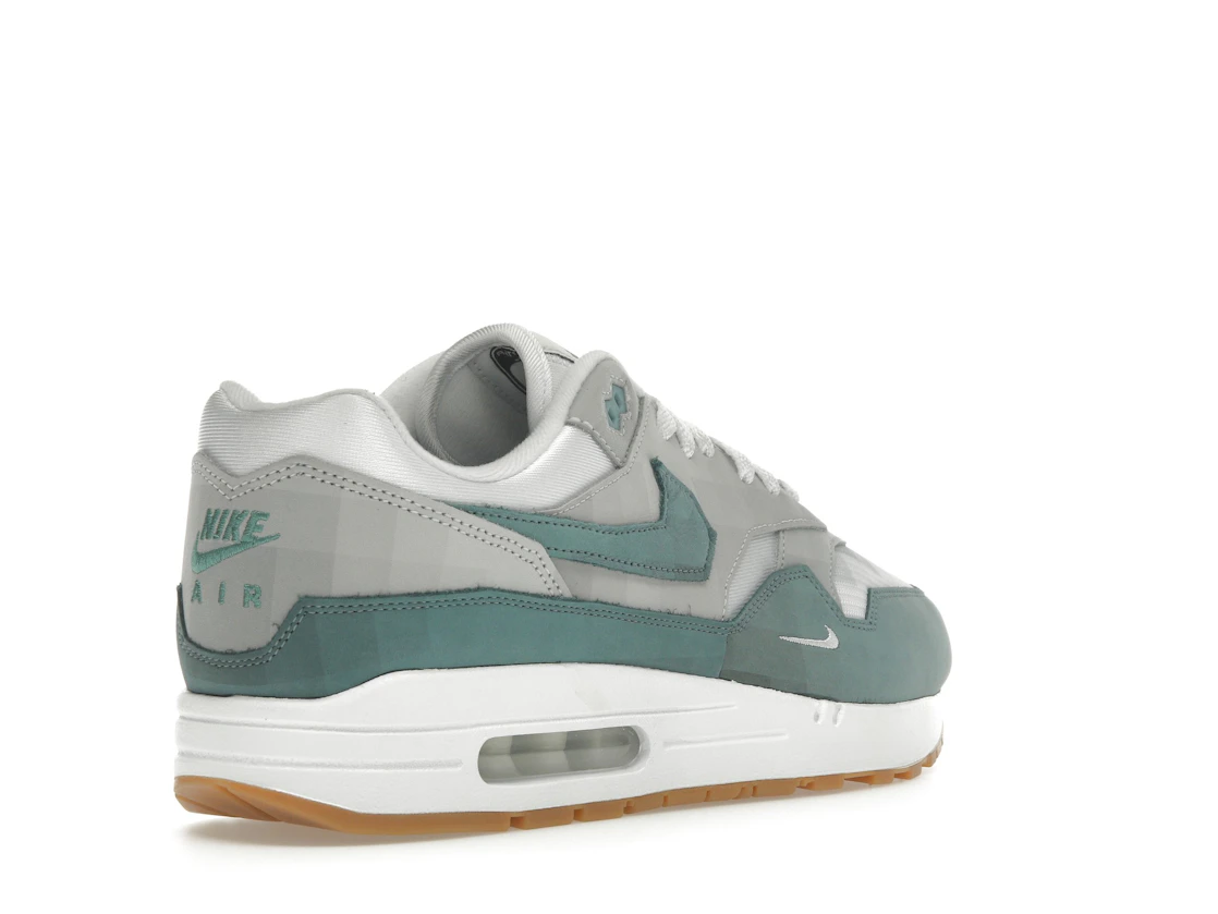 Vue 32 de Nike Air Max 1 .SWOOSH Low Poly Adventure
