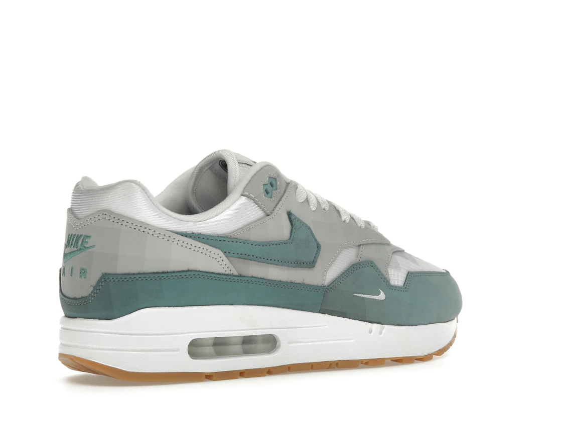 Vue 33 de Nike Air Max 1 .SWOOSH Low Poly Adventure