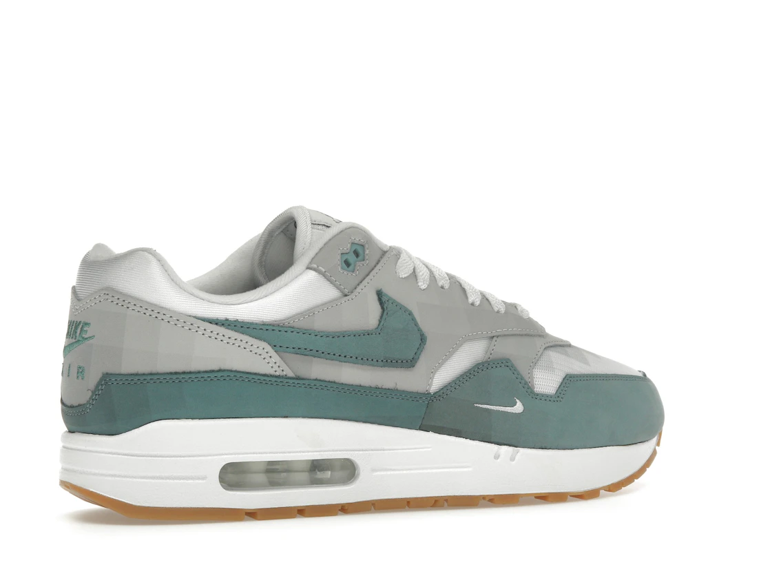 Vue 34 de Nike Air Max 1 .SWOOSH Low Poly Adventure