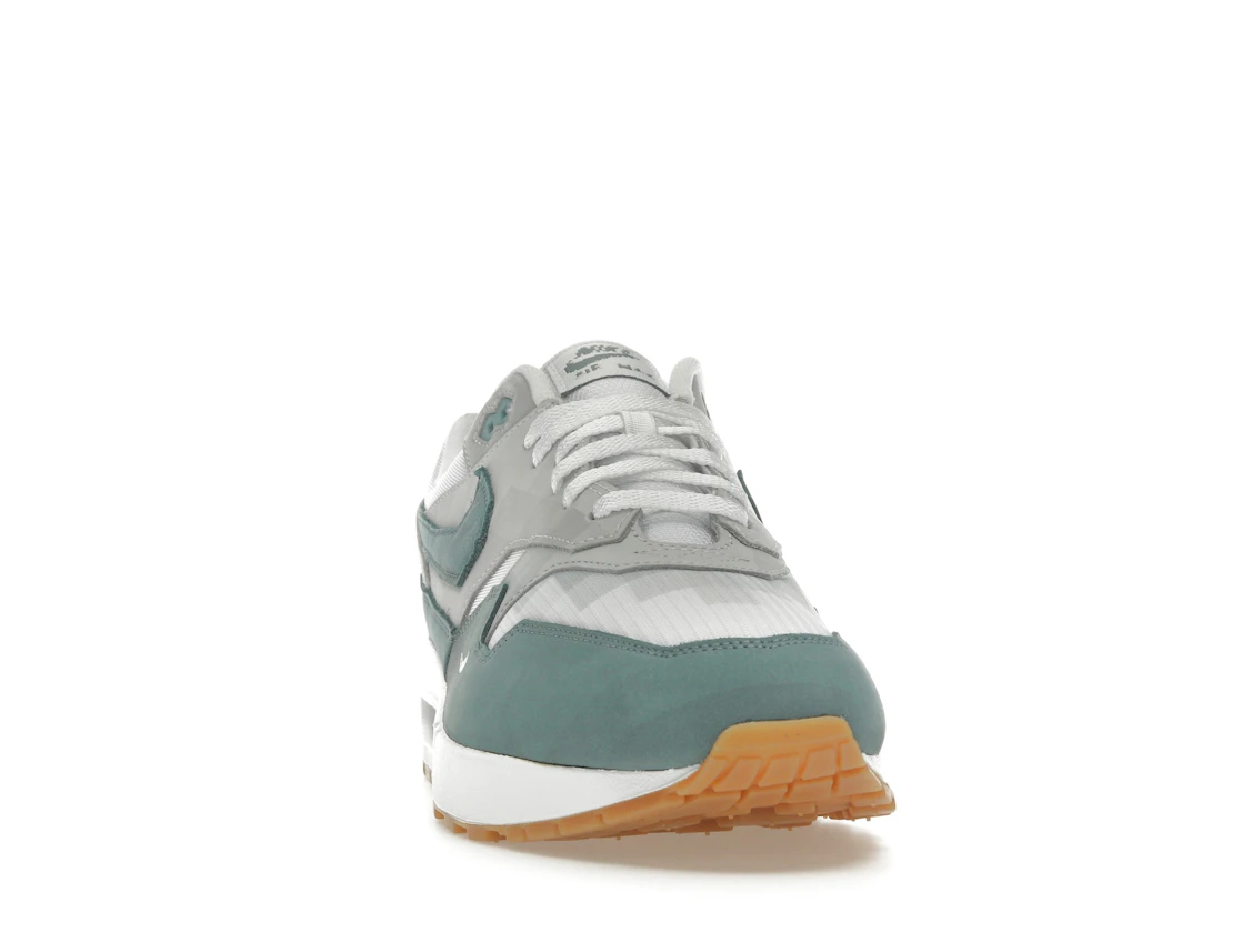 Vue 9 de Nike Air Max 1 .SWOOSH Low Poly Adventure