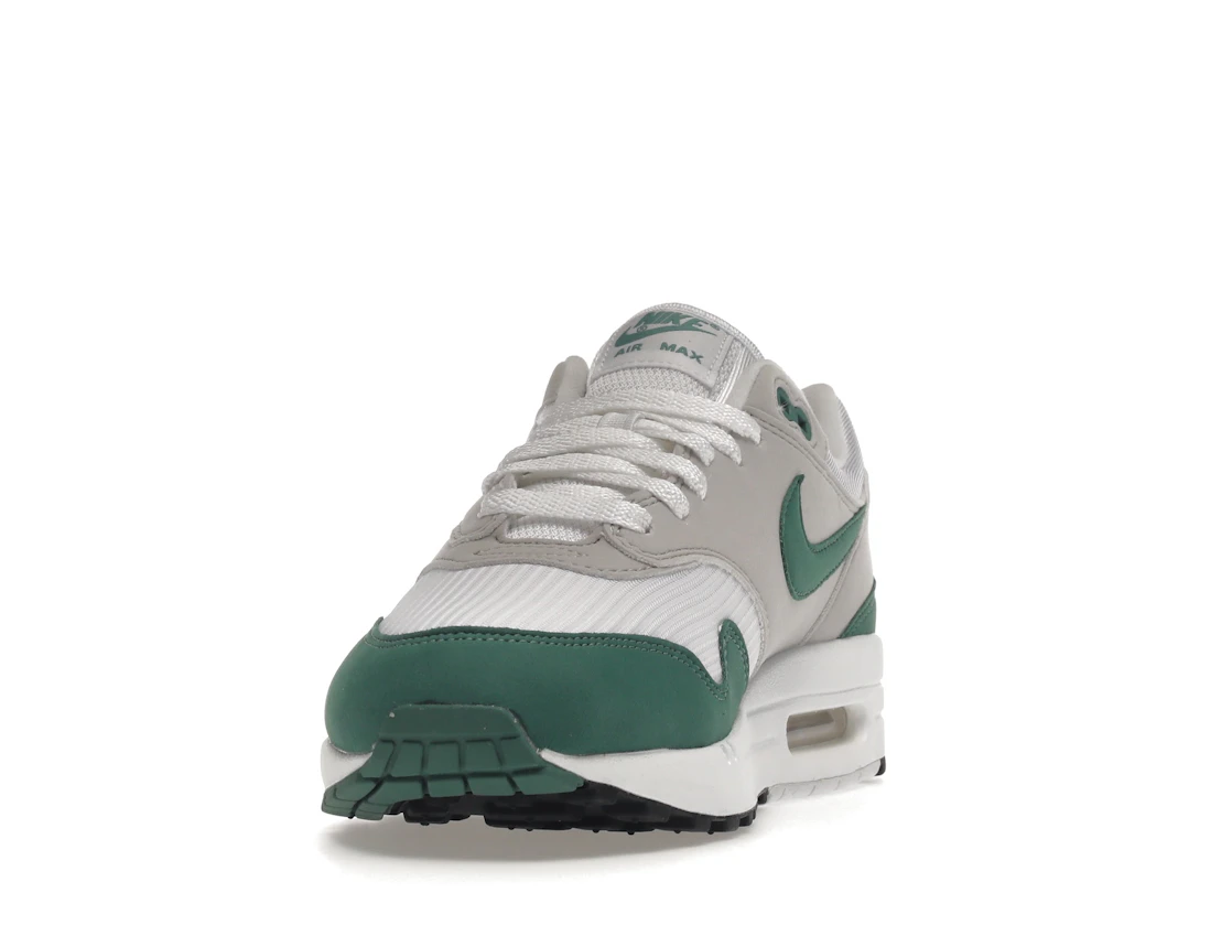 Vue 12 de Nike Air Max 1 Anniversary Green
