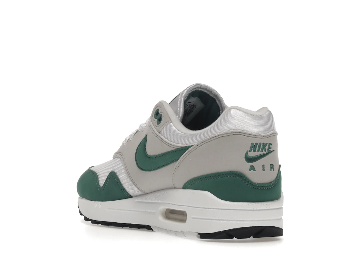 Vue 25 de Nike Air Max 1 Anniversary Green