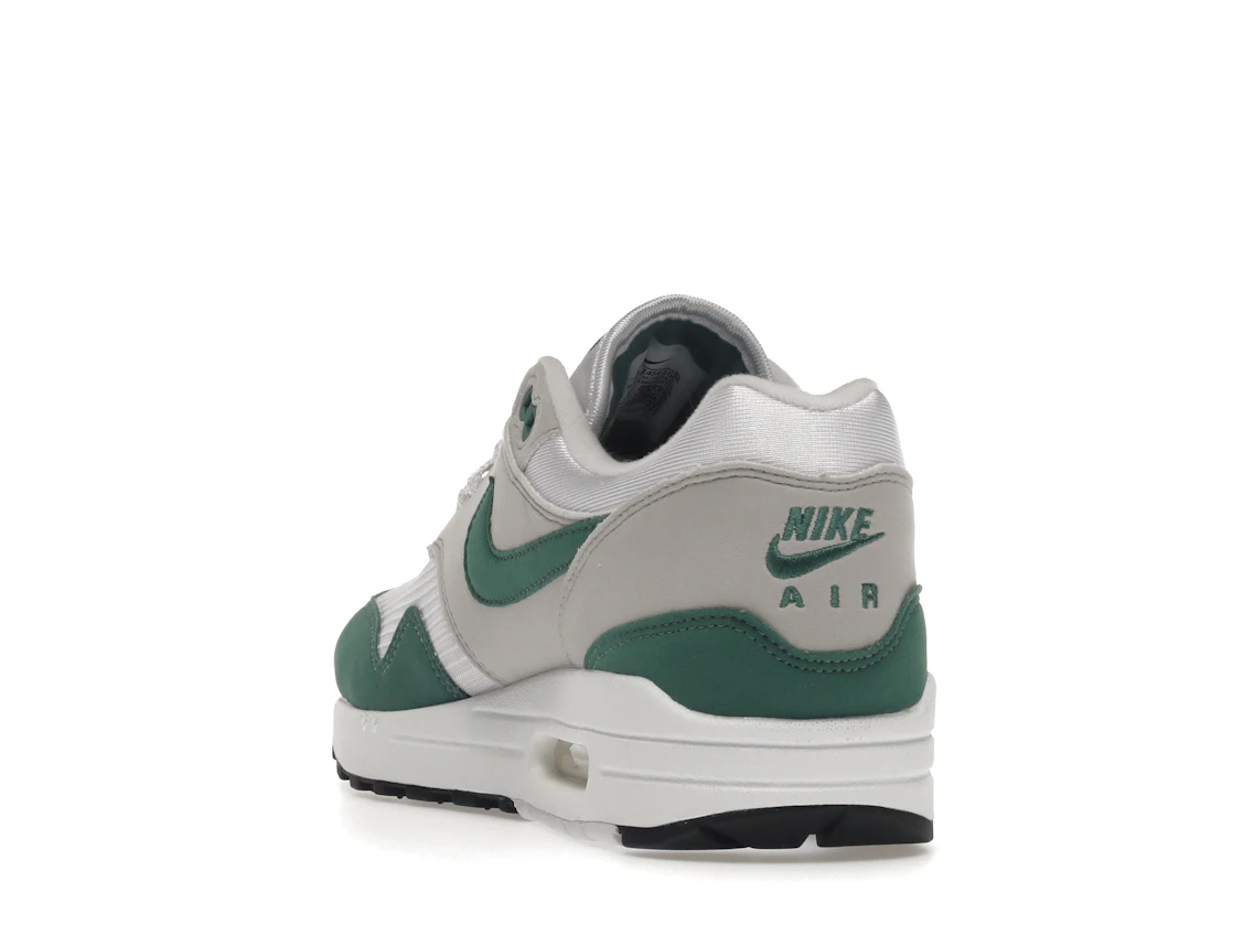 Vue 26 de Nike Air Max 1 Anniversary Green
