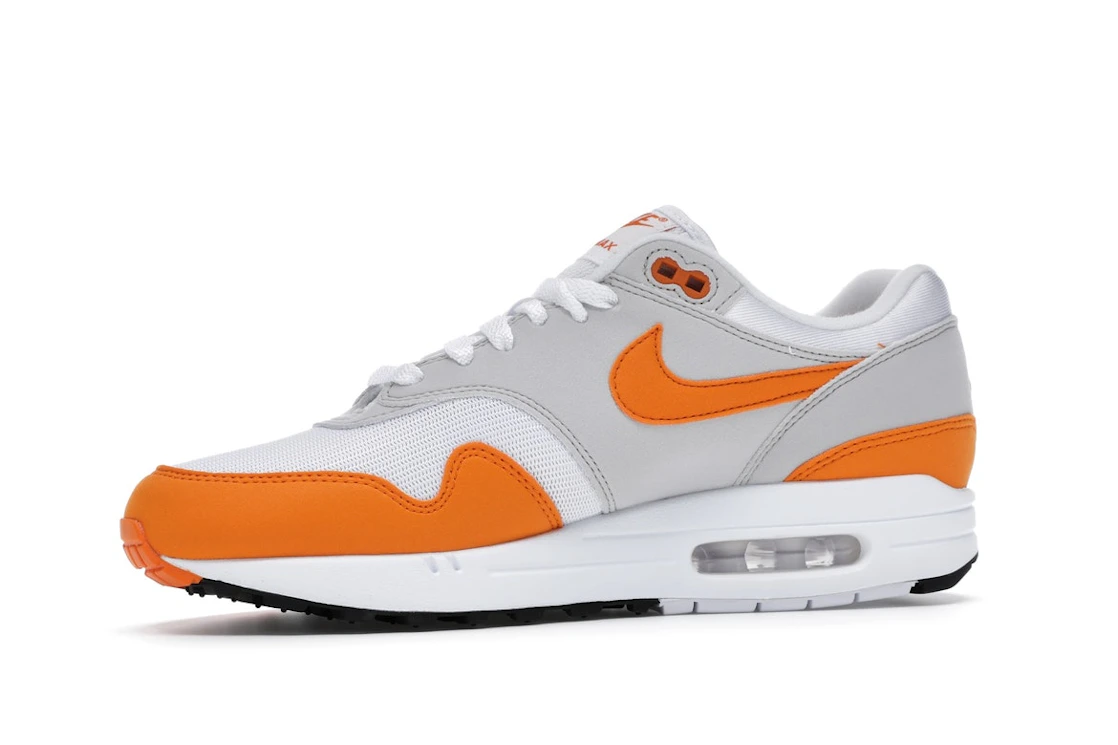 Vue 17 de Nike Air Max 1 Anniversary Orange