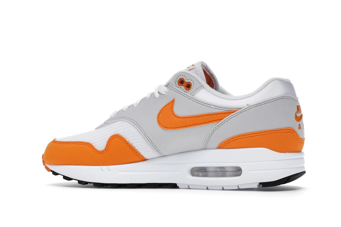 Vue 21 de Nike Air Max 1 Anniversary Orange