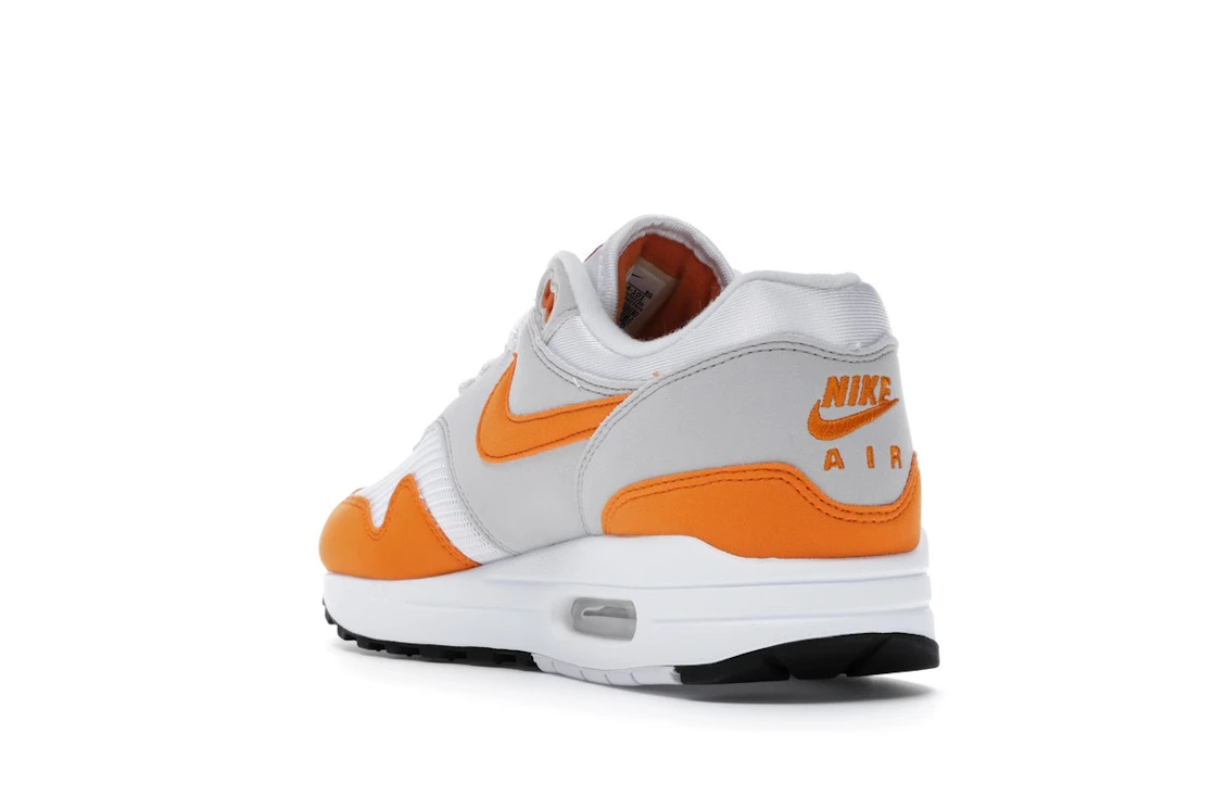 Vue 25 de Nike Air Max 1 Anniversary Orange