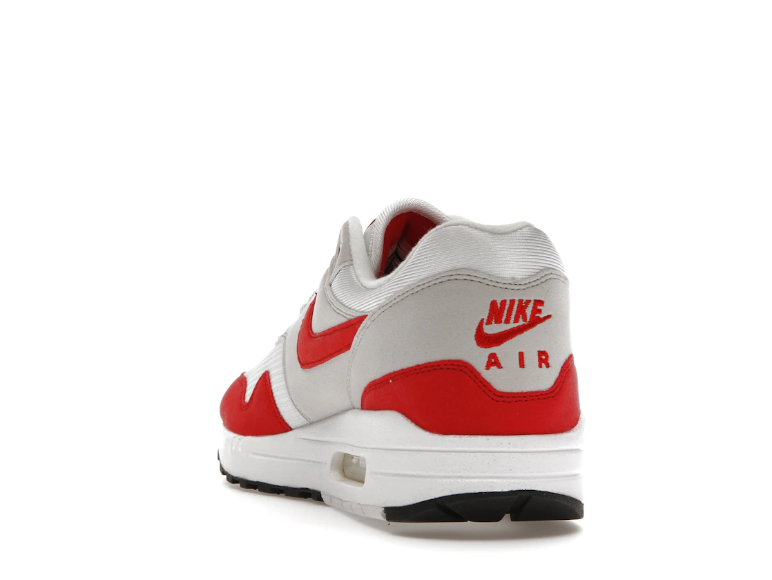 Vue 26 de Nike Air Max 1 Anniversary Red (2017/2018 Restock Pair)