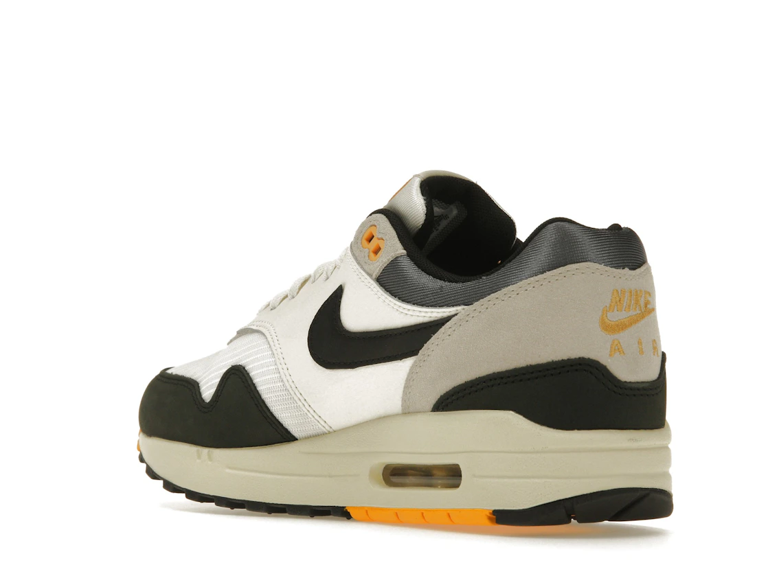 Vue 24 de Nike Air Max 1 Athletic Department Light Bone University Gold