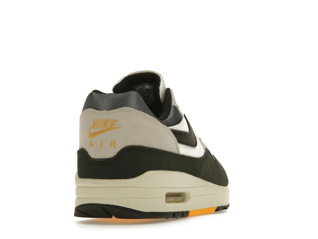 Vue 30 de Nike Air Max 1 Athletic Department Light Bone University Gold