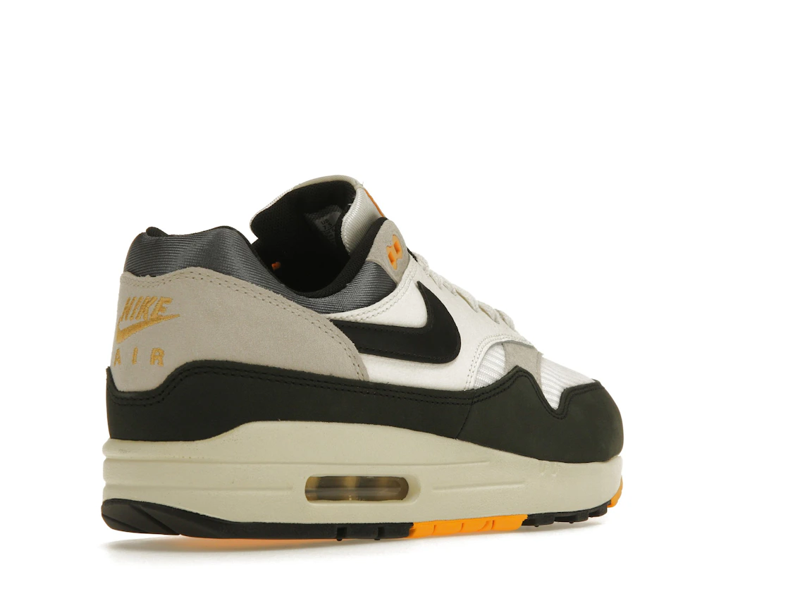 Vue 32 de Nike Air Max 1 Athletic Department Light Bone University Gold