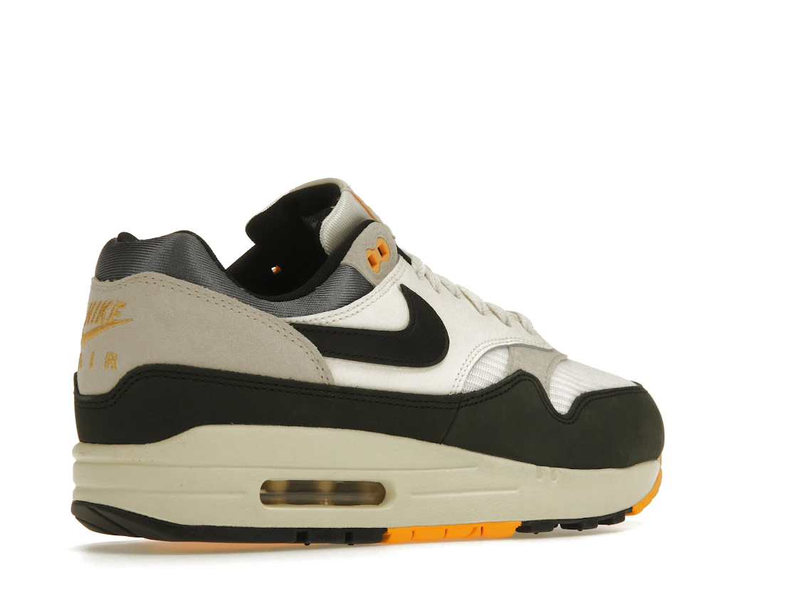 Vue 33 de Nike Air Max 1 Athletic Department Light Bone University Gold