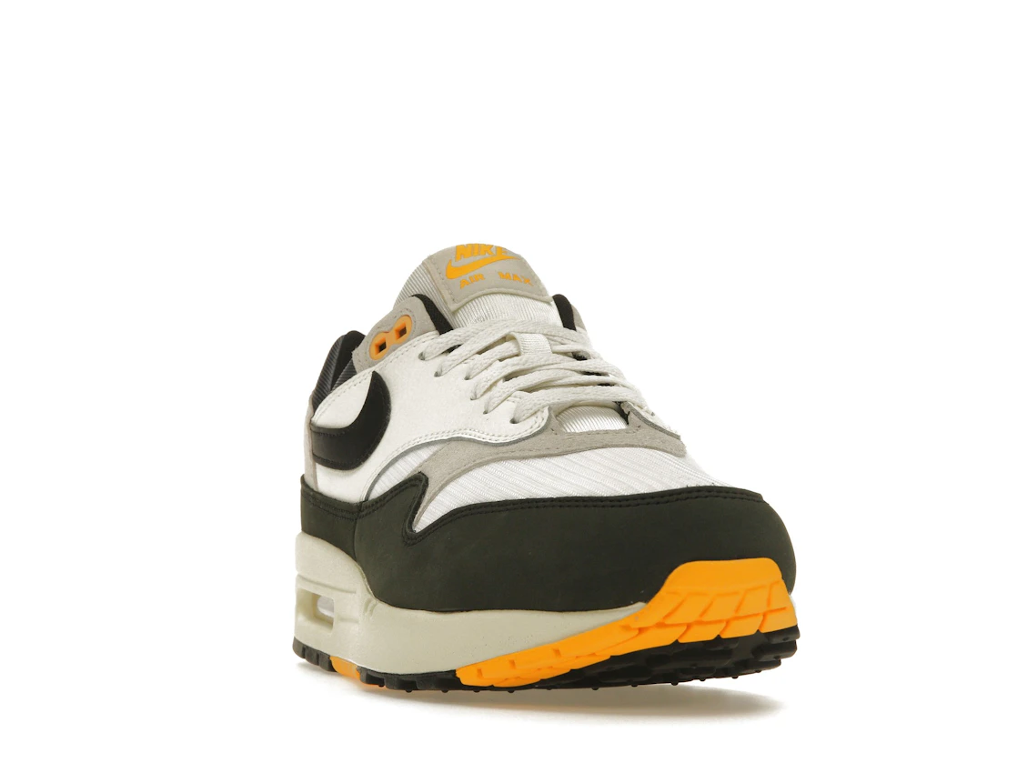 Vue 8 de Nike Air Max 1 Athletic Department Light Bone University Gold