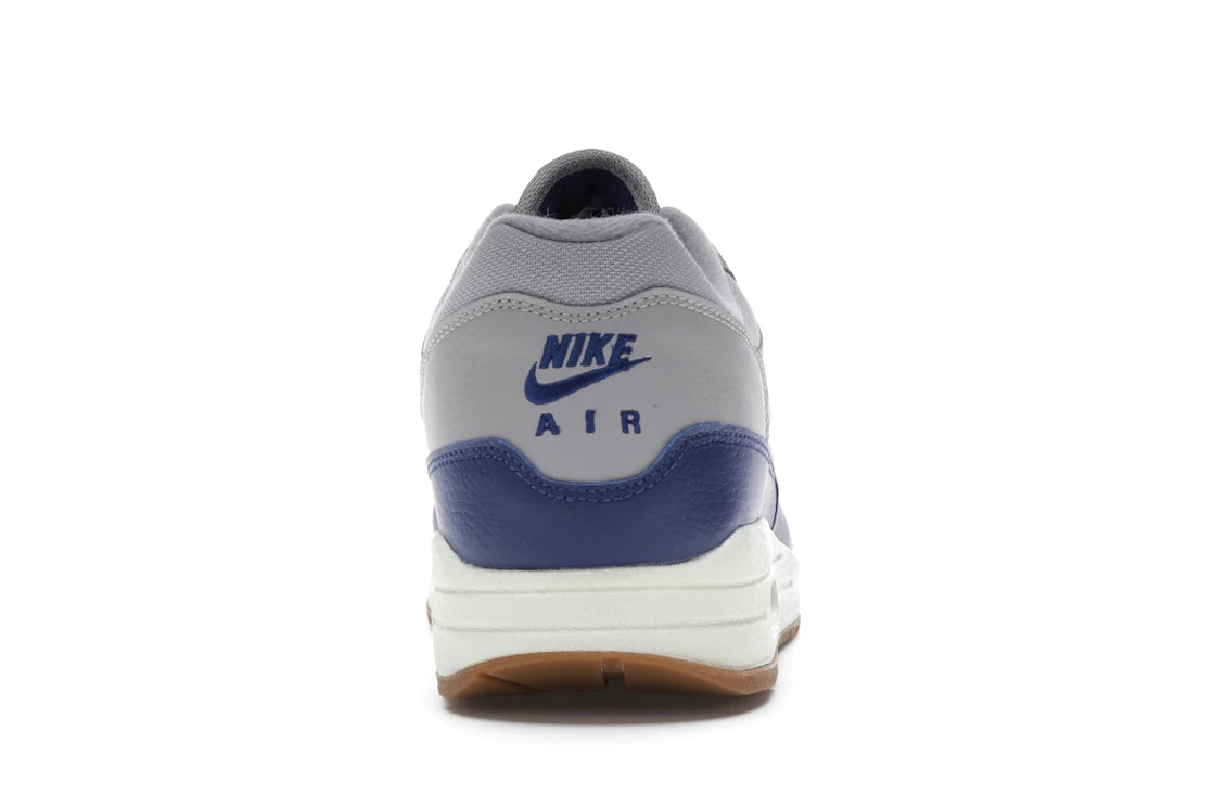 Vue 28 de Nike Air Max 1 Atmosphere Grey Deep Royal Blue