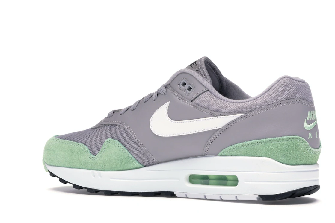 Vue 22 de Nike Air Max 1 Atmosphere Grey Fresh Mint