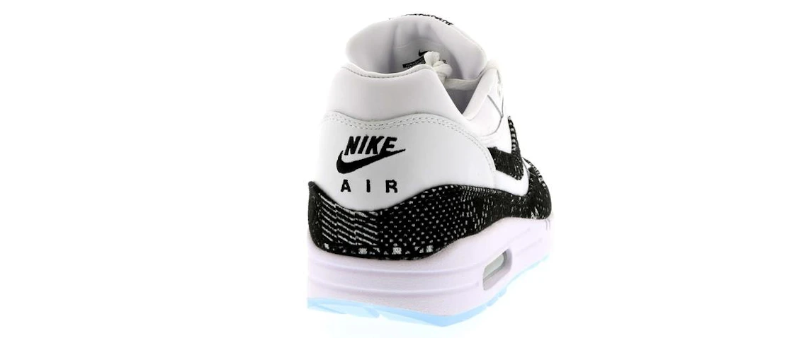 Vue 21 de Nike Air Max 1 BHM (2012)