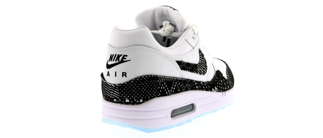 Vue 22 de Nike Air Max 1 BHM (2012)
