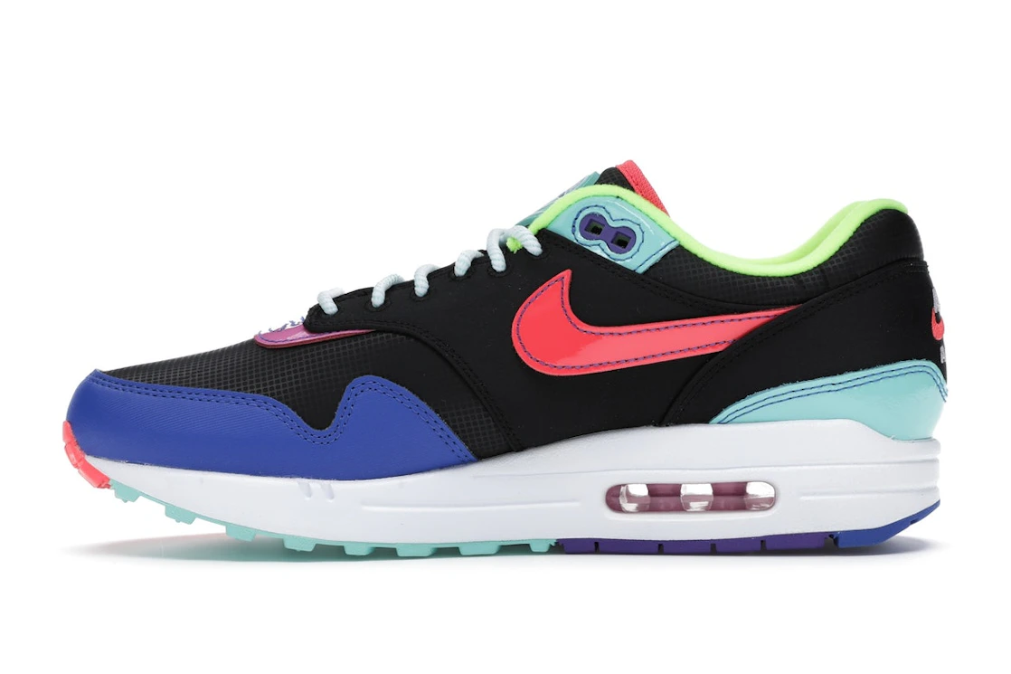Vue 19 de Nike Air Max 1 Black Hyper Grape
