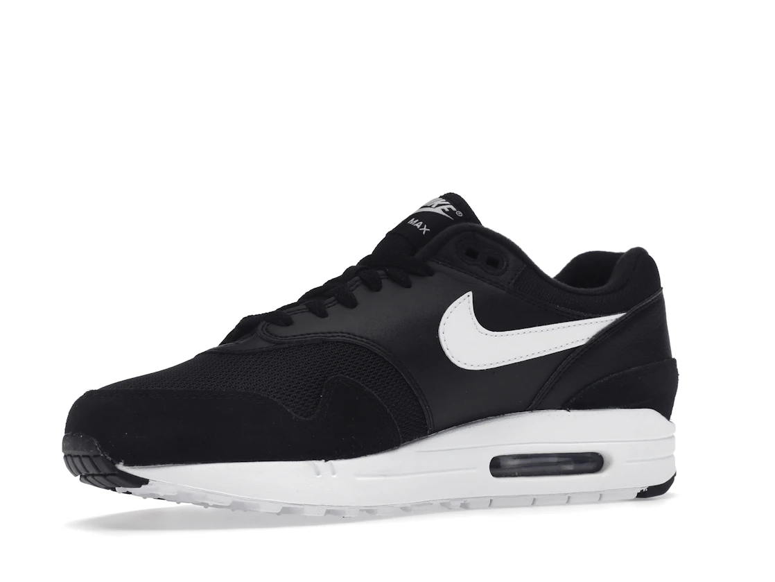 Vue 16 de Nike Air Max 1 Black White (2019)
