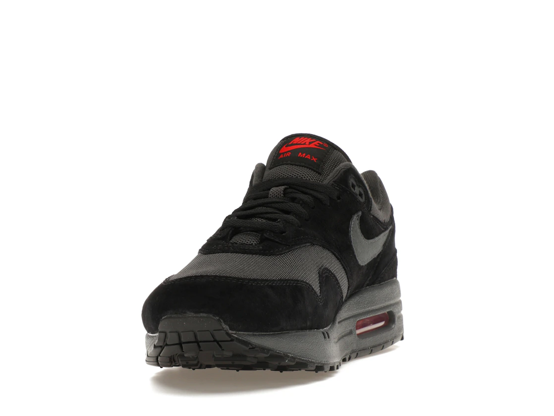Vue 12 de Nike Air Max 1 Bred