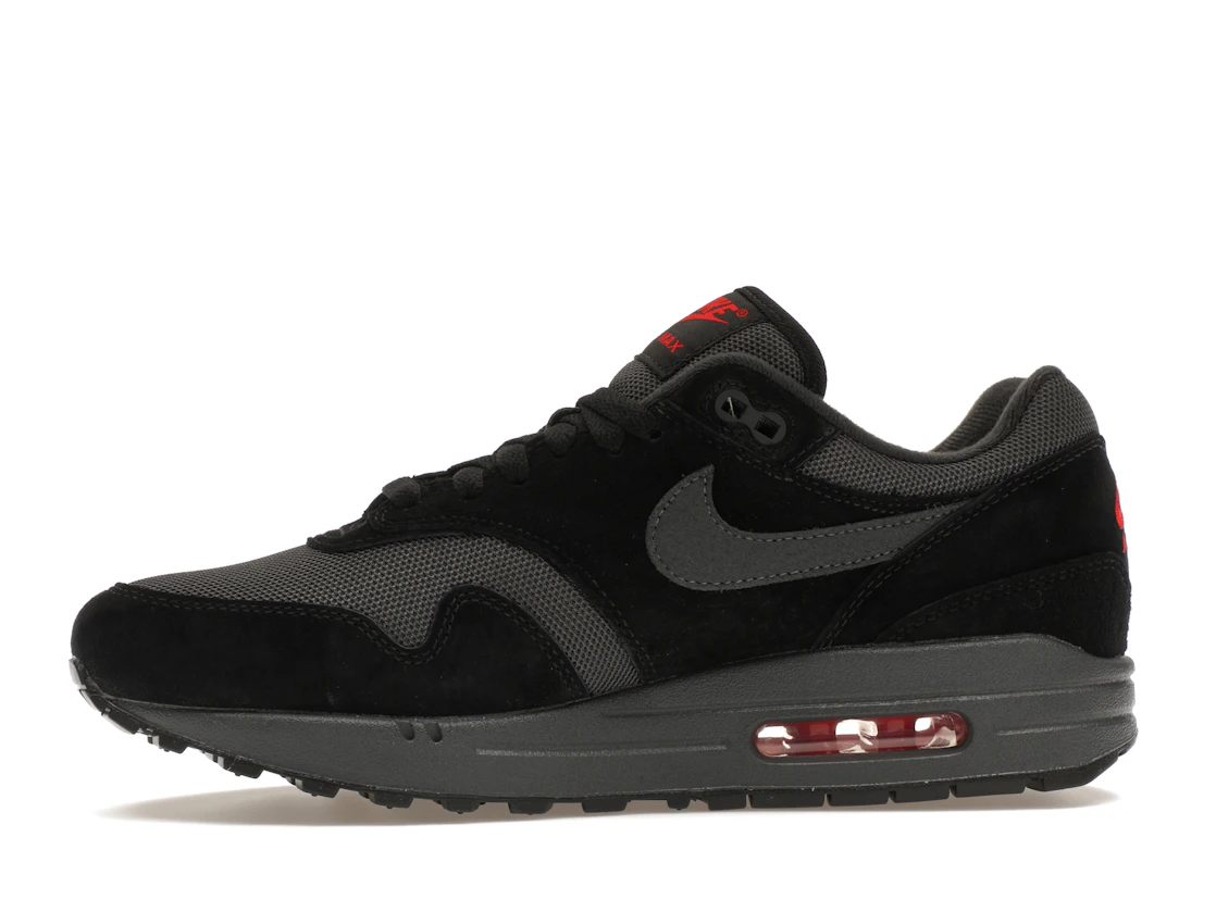 Vue 18 de Nike Air Max 1 Bred