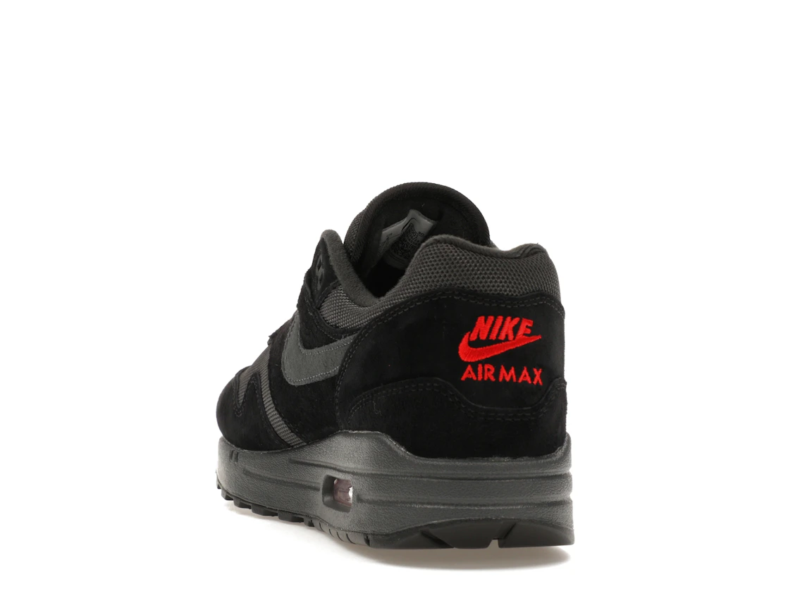 Vue 26 de Nike Air Max 1 Bred