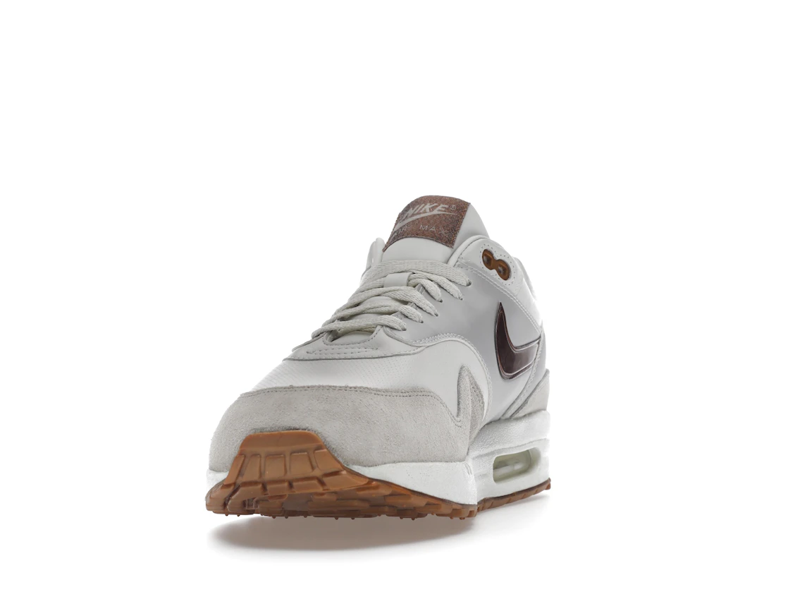 Vue 12 de Nike Air Max 1 Bronze Medal