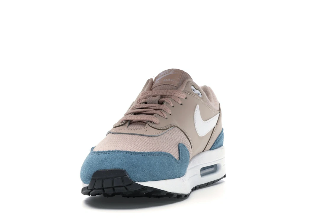 Vue 12 de Nike Air Max 1 Celestial Teal Particle Beige 
