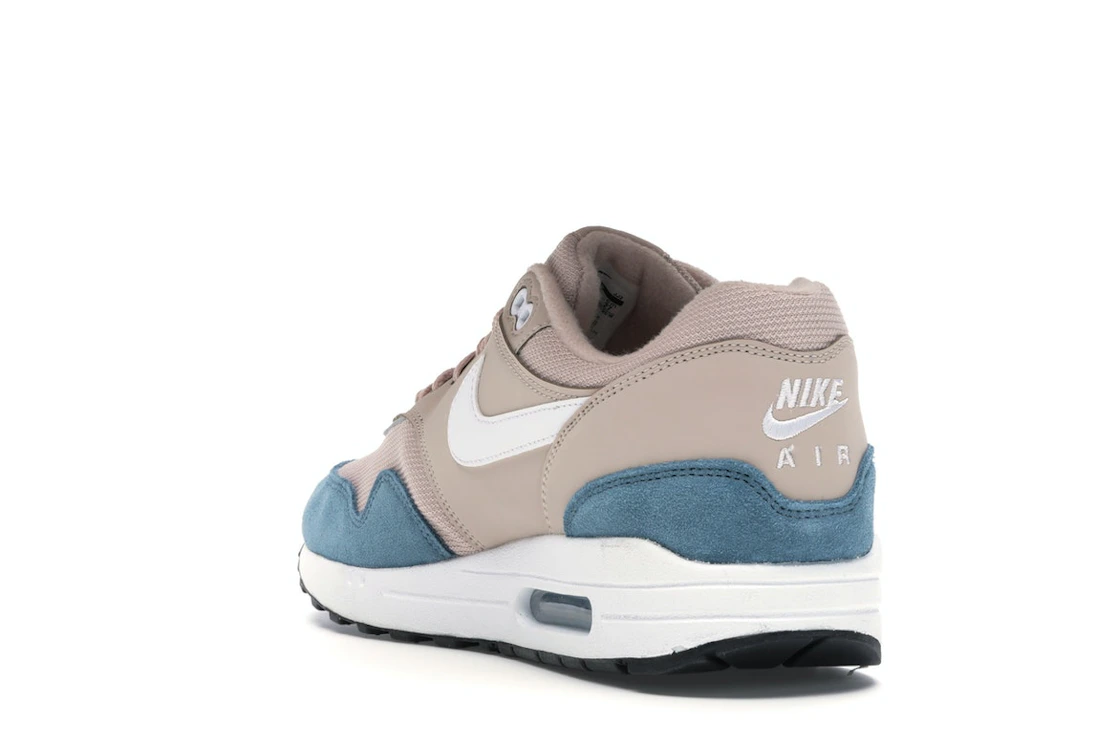Vue 25 de Nike Air Max 1 Celestial Teal Particle Beige 