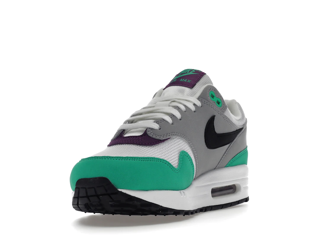 Vue 13 de Nike Air Max 1 Clear Emerald 