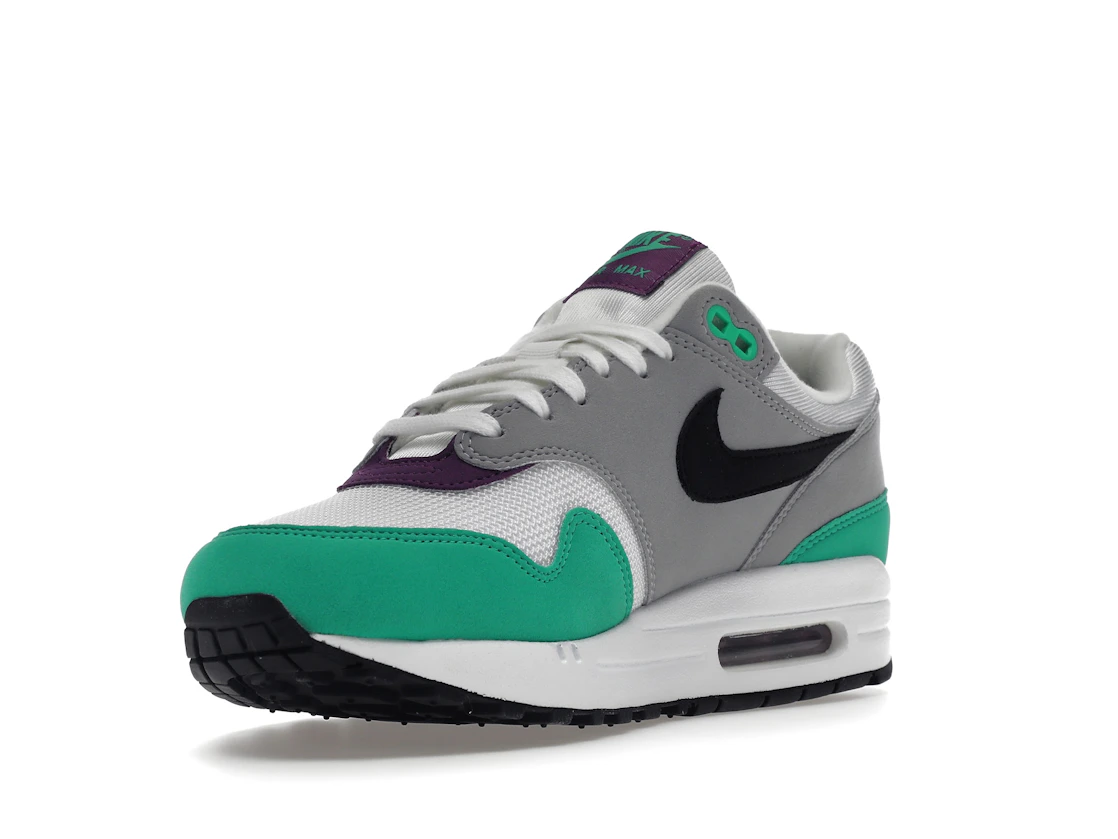 Vue 14 de Nike Air Max 1 Clear Emerald 