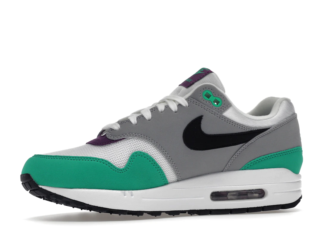 Vue 17 de Nike Air Max 1 Clear Emerald 