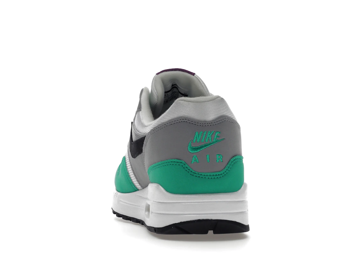 Vue 27 de Nike Air Max 1 Clear Emerald 