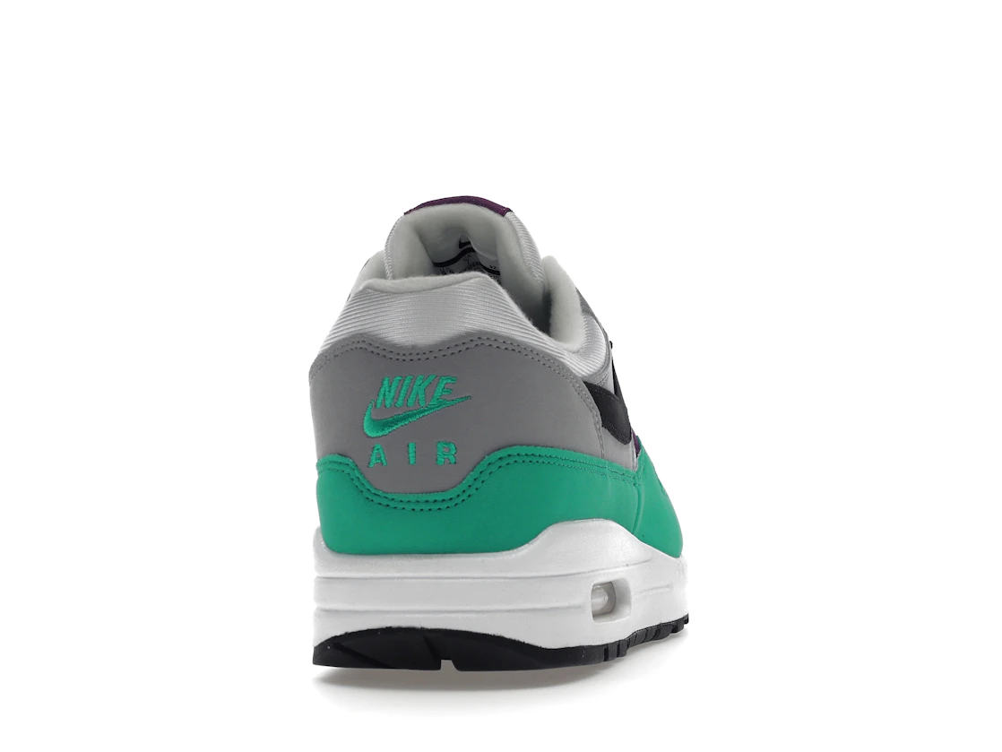 Vue 29 de Nike Air Max 1 Clear Emerald 