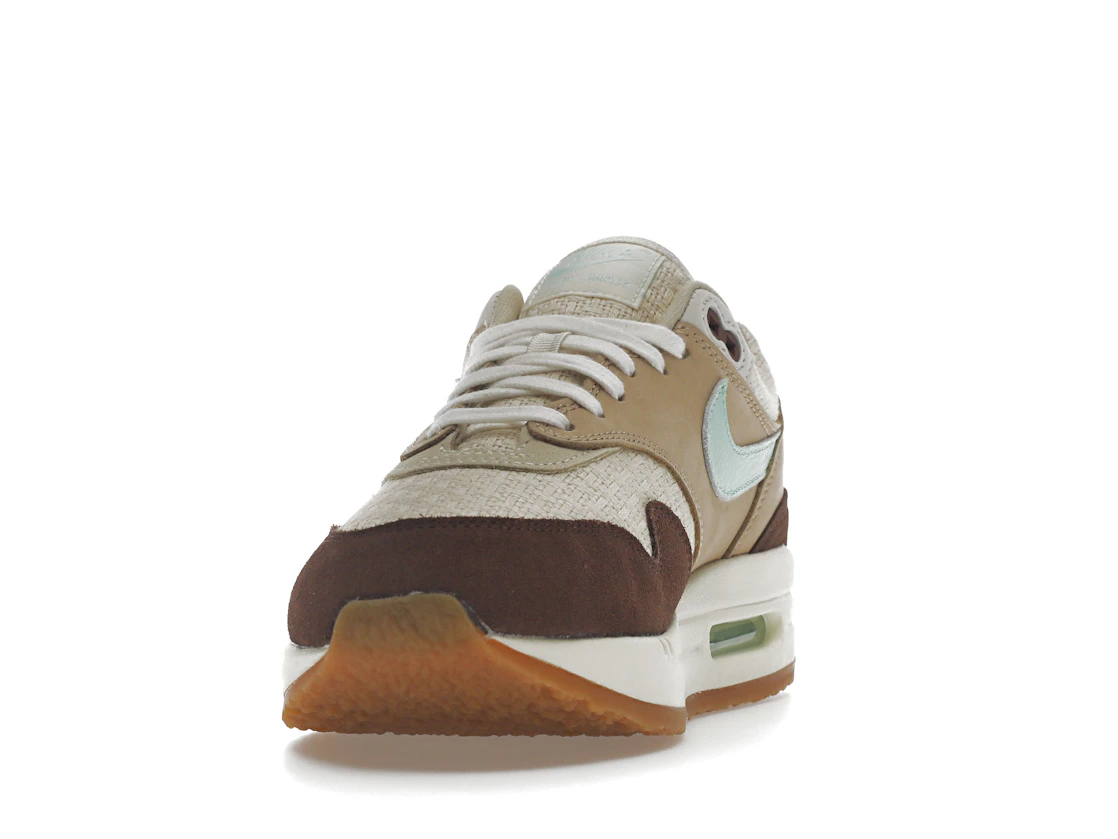 Vue 12 de Nike Air Max 1 Crepe Brown (2022)
