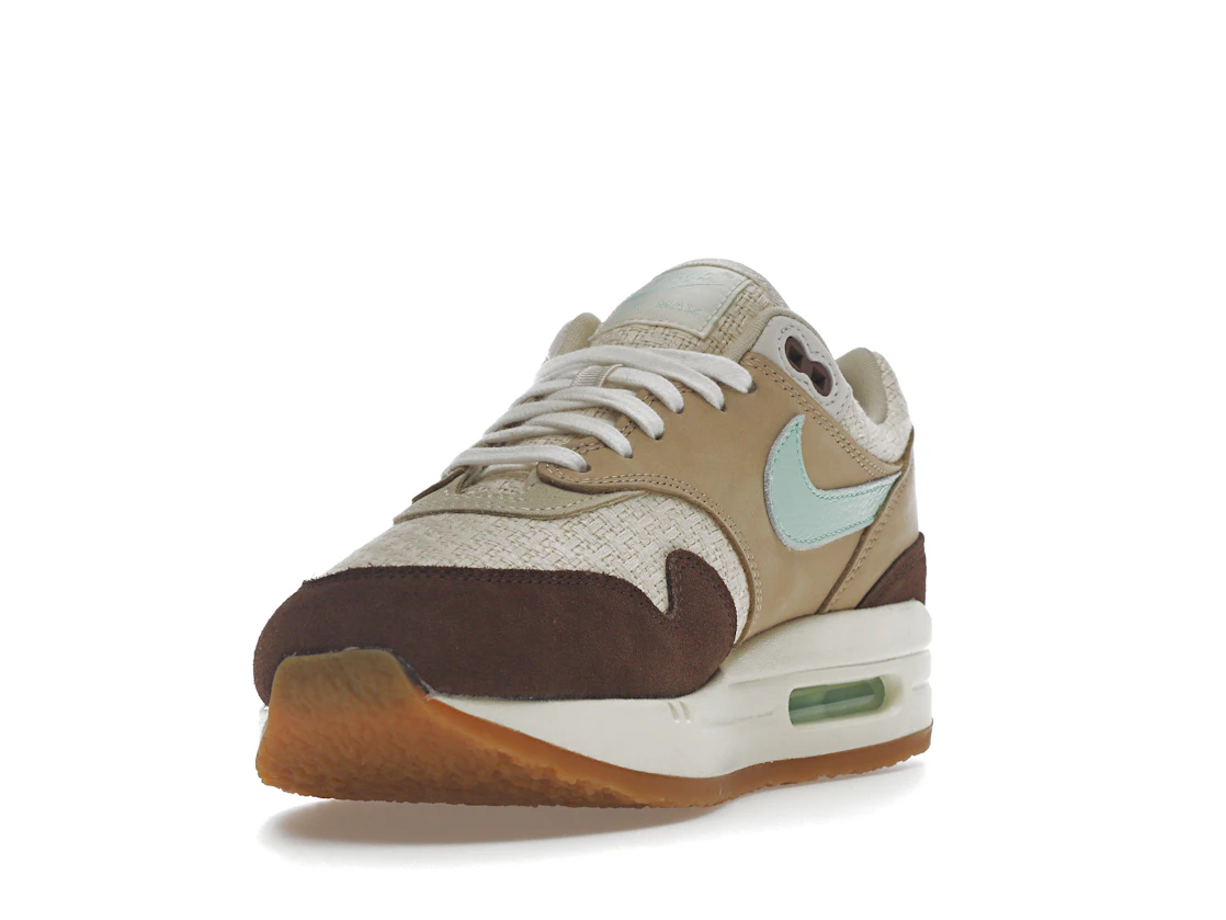 Vue 13 de Nike Air Max 1 Crepe Brown (2022)