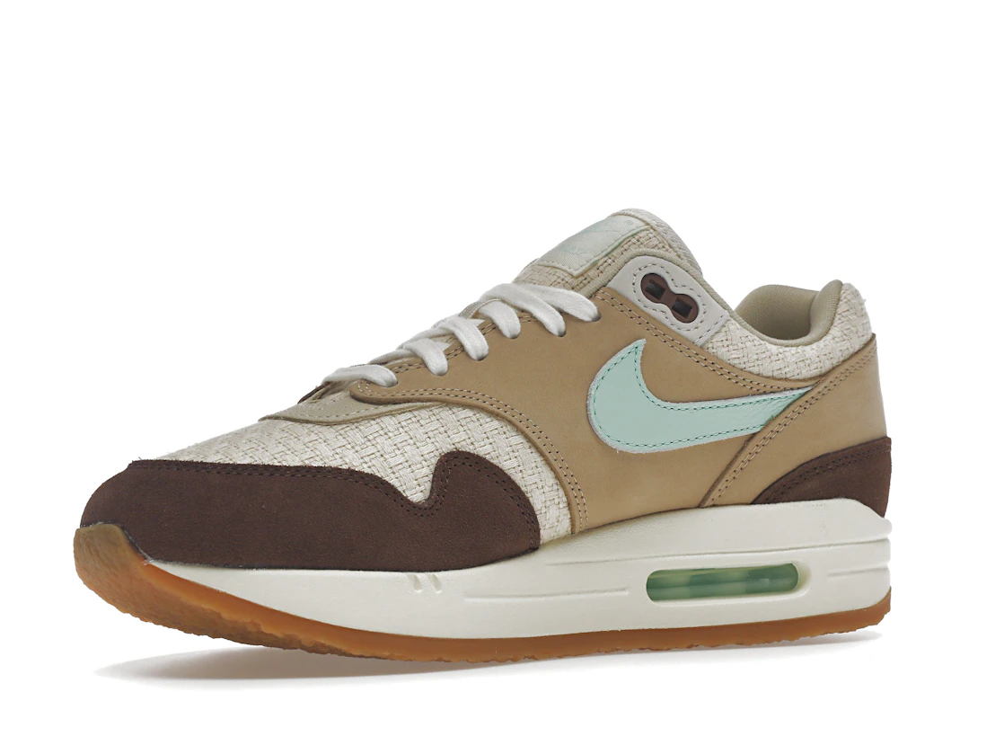 Vue 16 de Nike Air Max 1 Crepe Brown (2022)