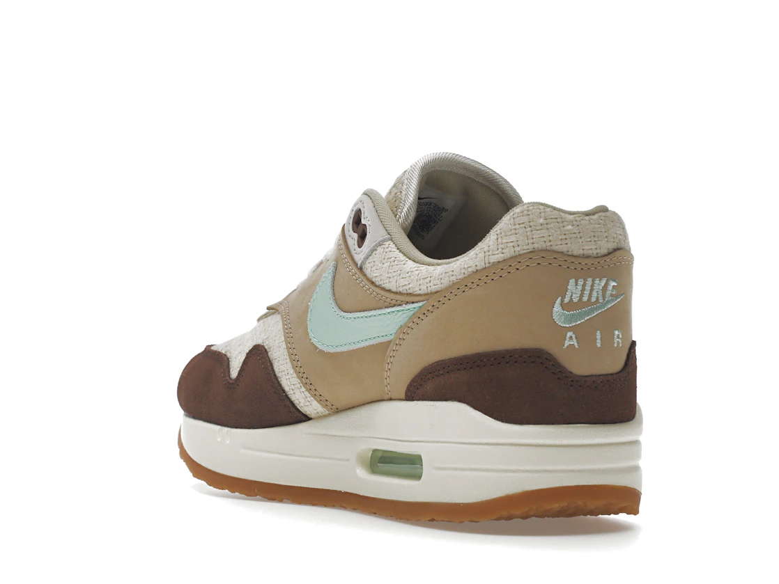 Vue 25 de Nike Air Max 1 Crepe Brown (2022)