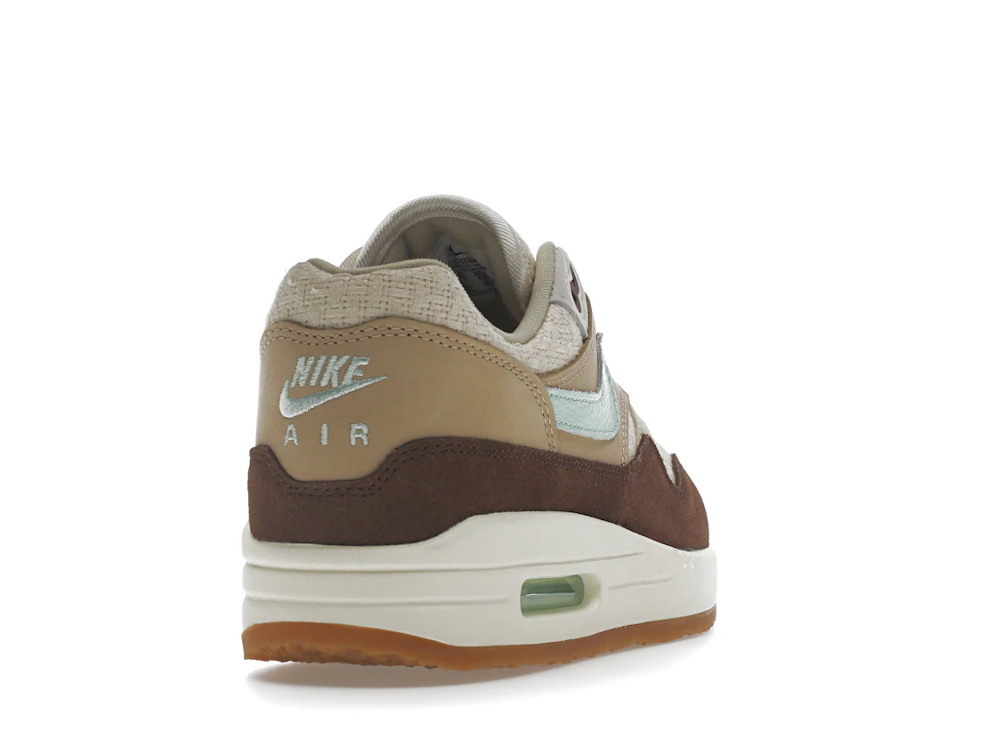 Vue 30 de Nike Air Max 1 Crepe Brown (2022)