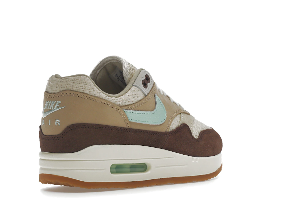 Vue 32 de Nike Air Max 1 Crepe Brown (2022)