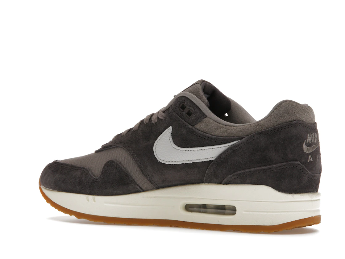 Vue 22 de Nike Air Max 1 Crepe Soft Grey