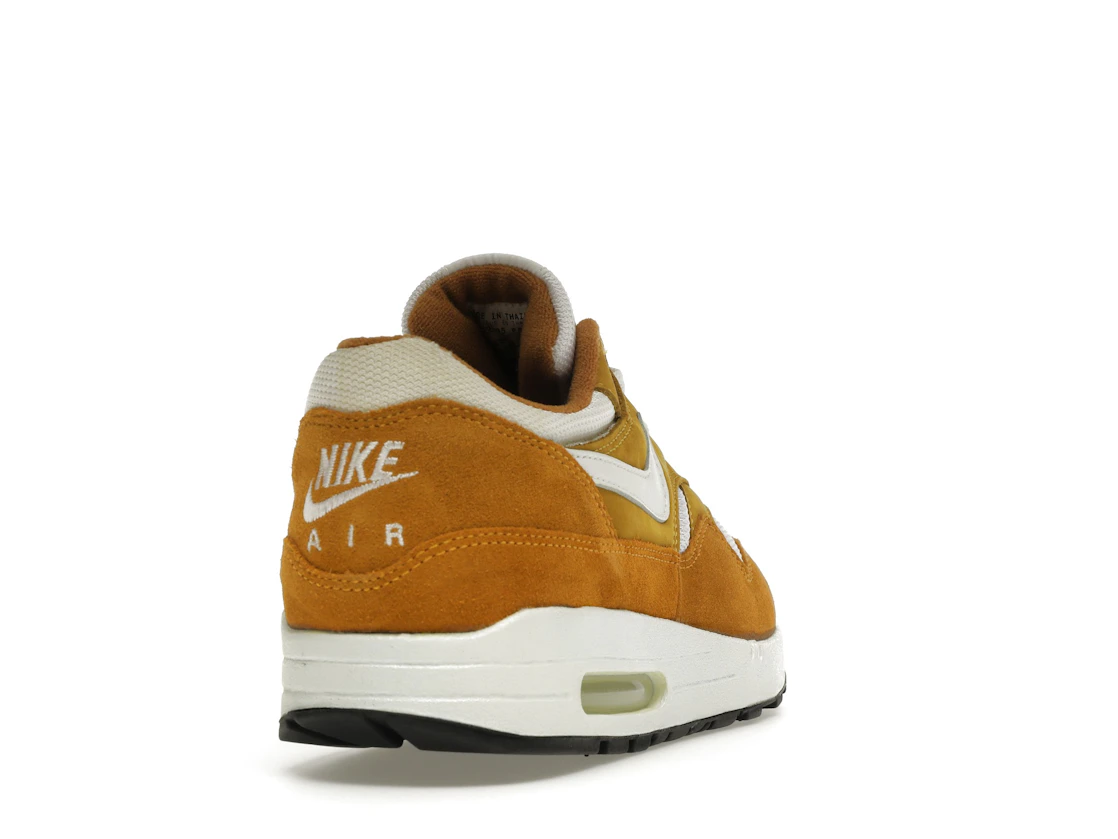 Vue 30 de Nike Air Max 1 Curry (2003)