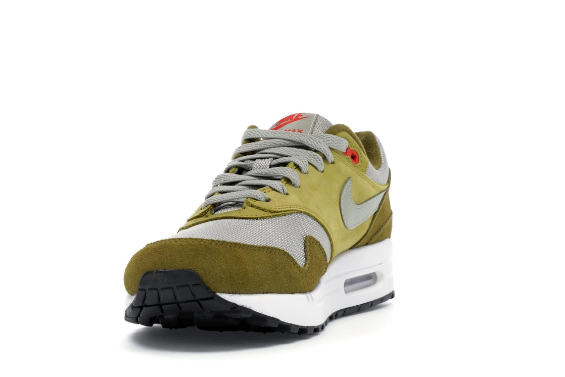 Vue 13 de Nike Air Max 1 Curry Pack (Olive)