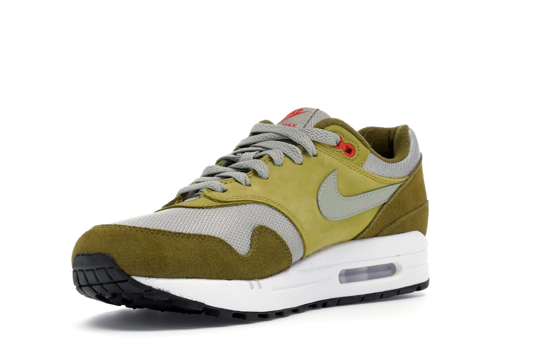 Vue 15 de Nike Air Max 1 Curry Pack (Olive)