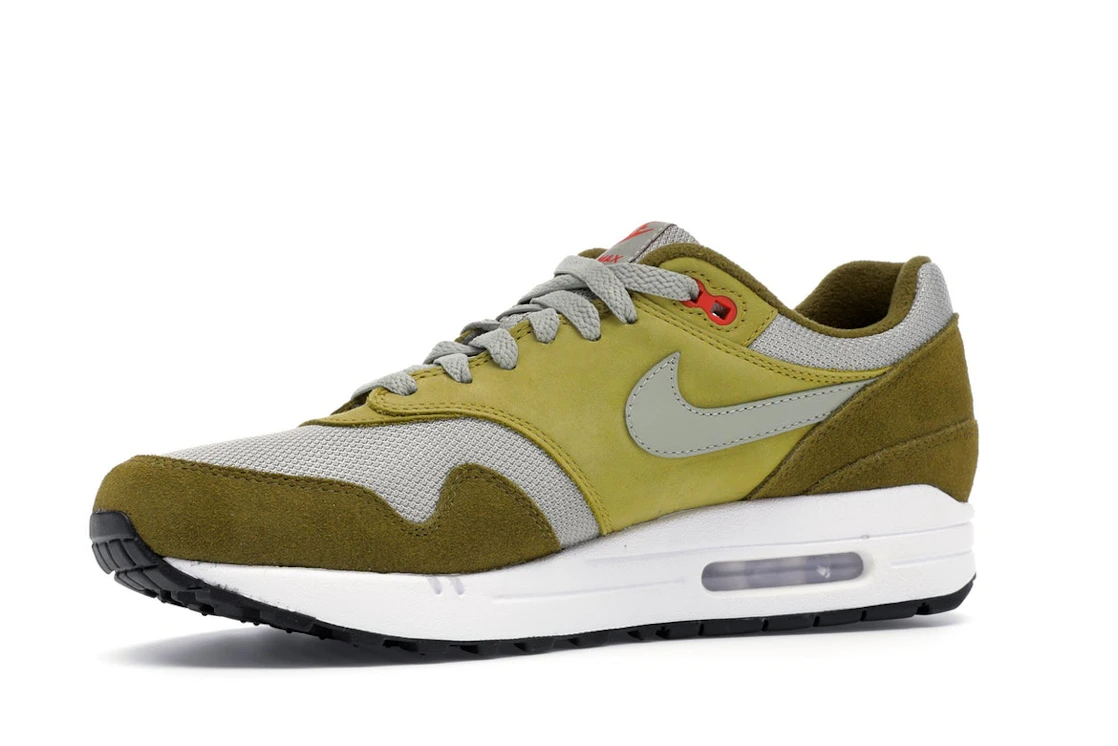 Vue 17 de Nike Air Max 1 Curry Pack (Olive)