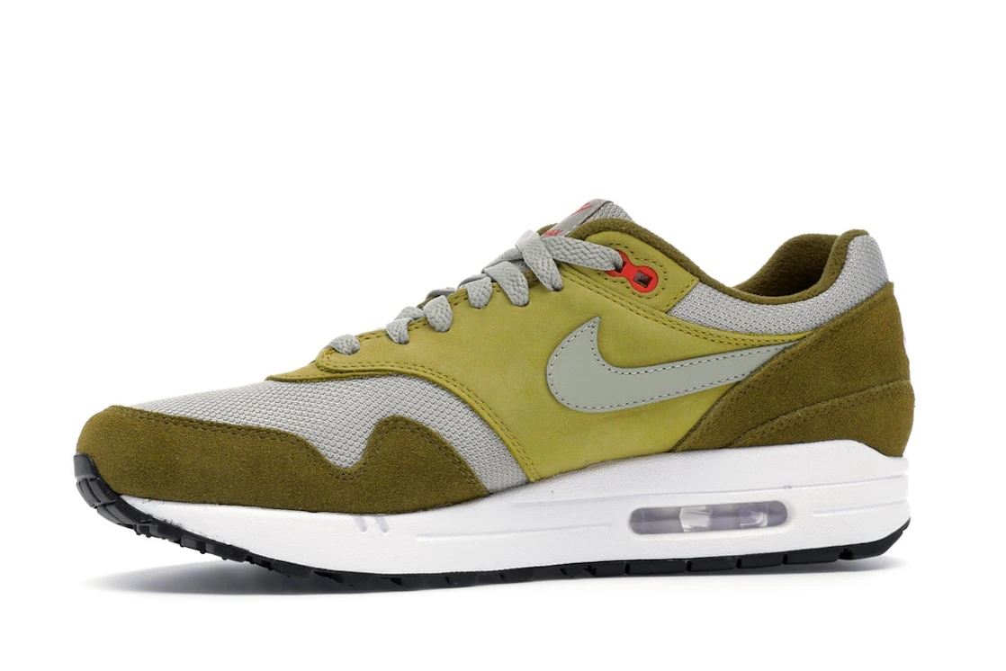 Vue 18 de Nike Air Max 1 Curry Pack (Olive)
