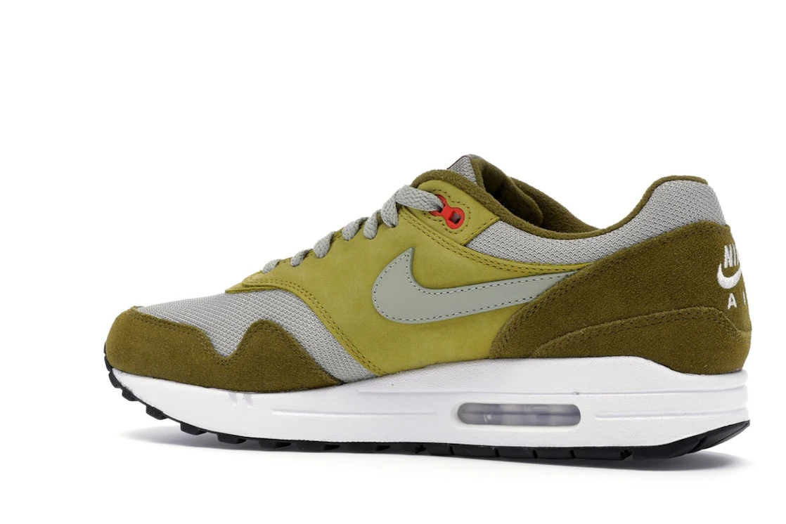 Vue 22 de Nike Air Max 1 Curry Pack (Olive)