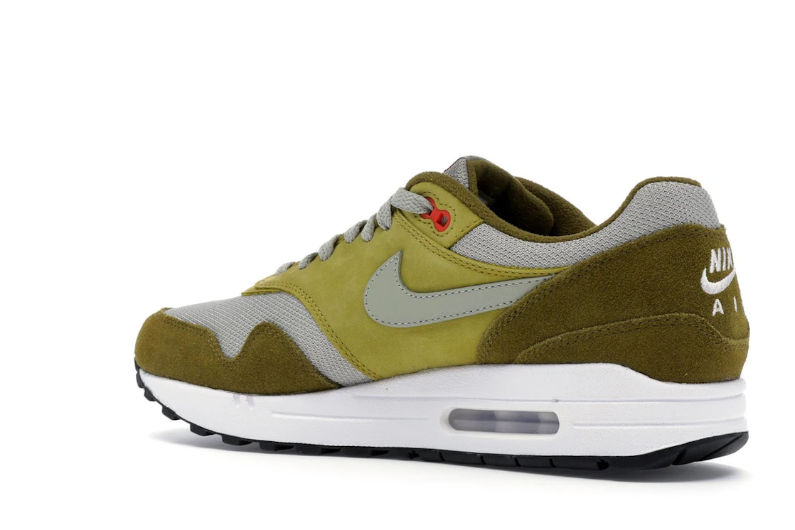 Vue 23 de Nike Air Max 1 Curry Pack (Olive)